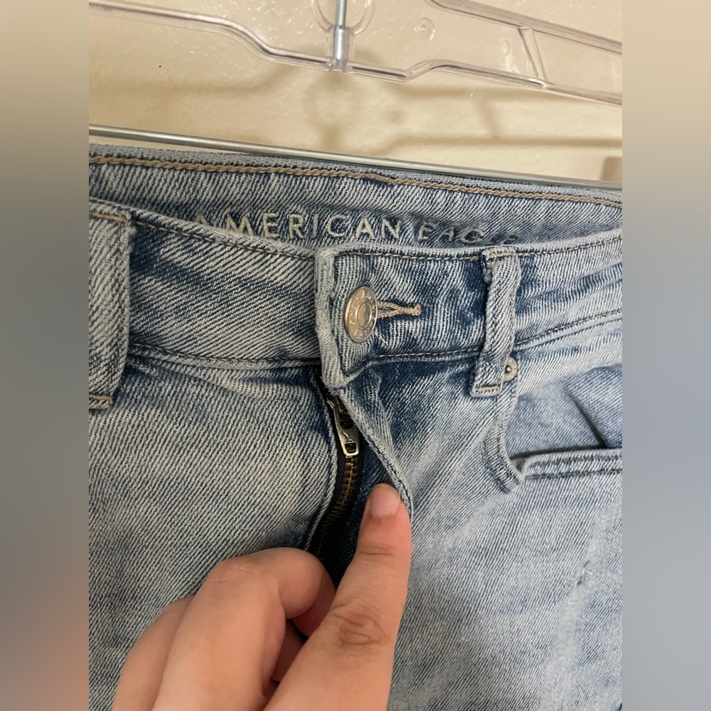 ✨Women’s American Eagle Jeans Mom Straight Stretch Jeans Size 0 - Picture 5 of 12